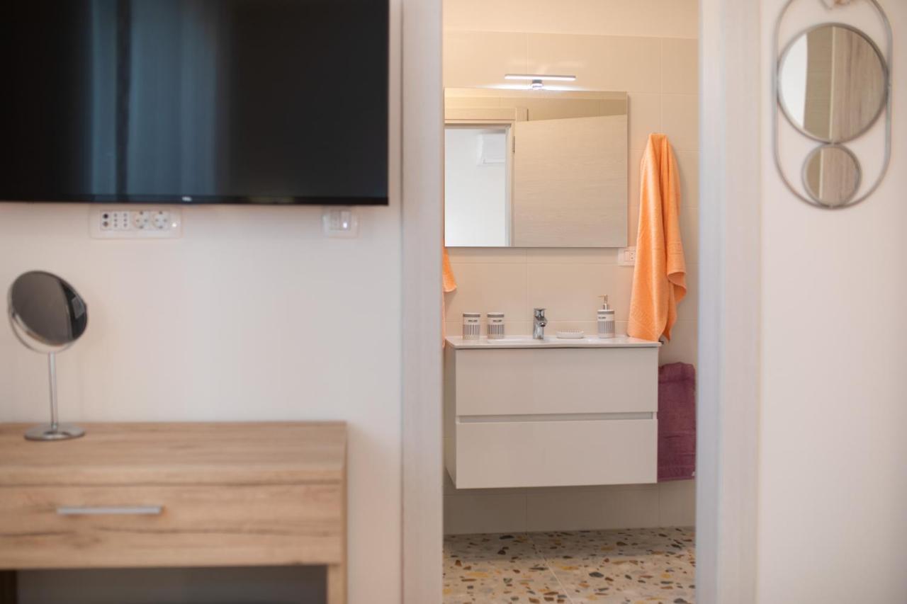 Apartman Ivona Na 1. Katu Malinska Exterior foto