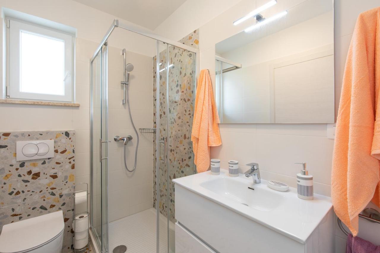 Apartman Ivona Na 1. Katu Malinska Exterior foto